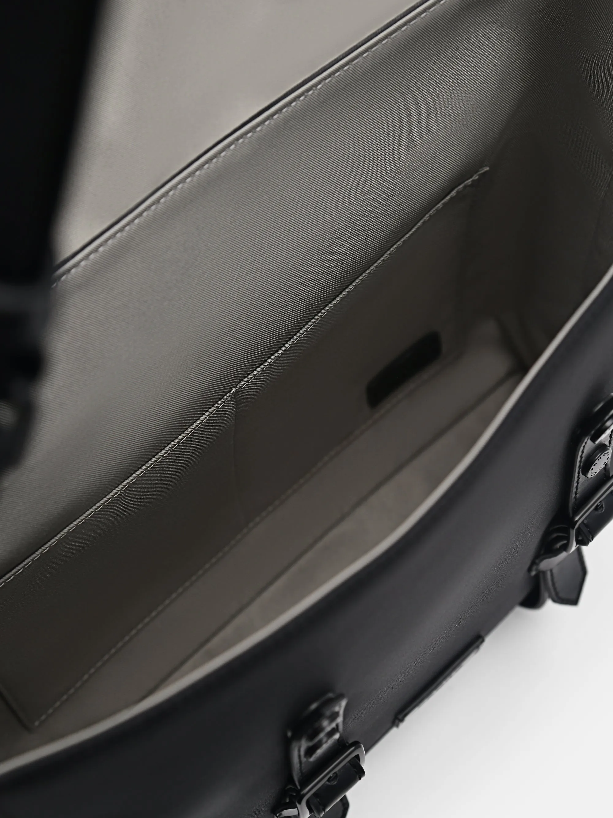 Jones Nylon Messenger Bag