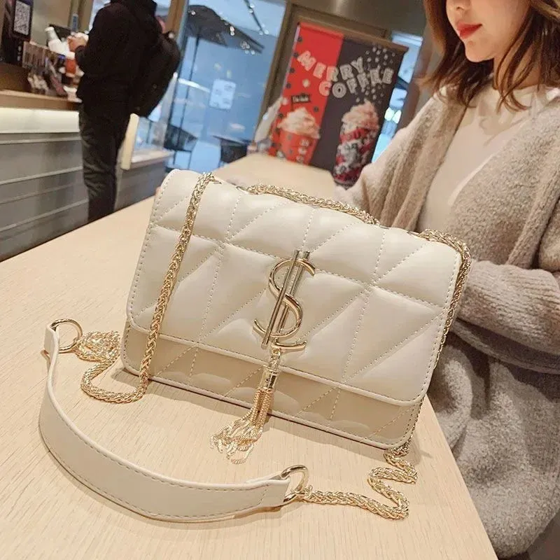 Stylish Oblique Straddle Handbag with One Shoulder Chain: Simple Yet Sophisticated
